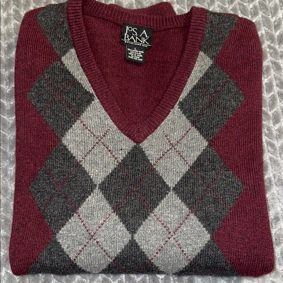 Jos. A. Bank Other - Jos A Bank Lambs' Wool‎ Blend Sweater Men's Large.  Red, Gray, Black Argyle.